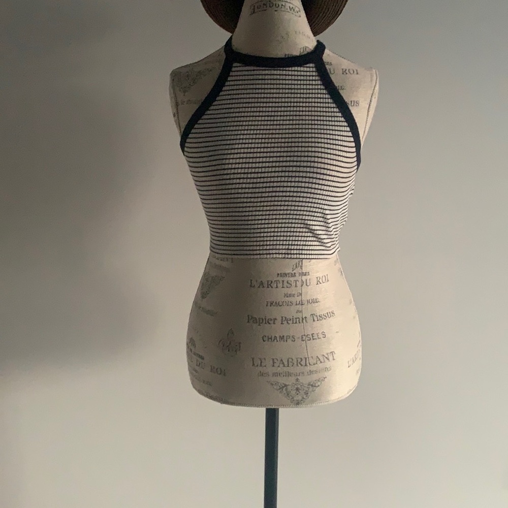 Hollister crop top